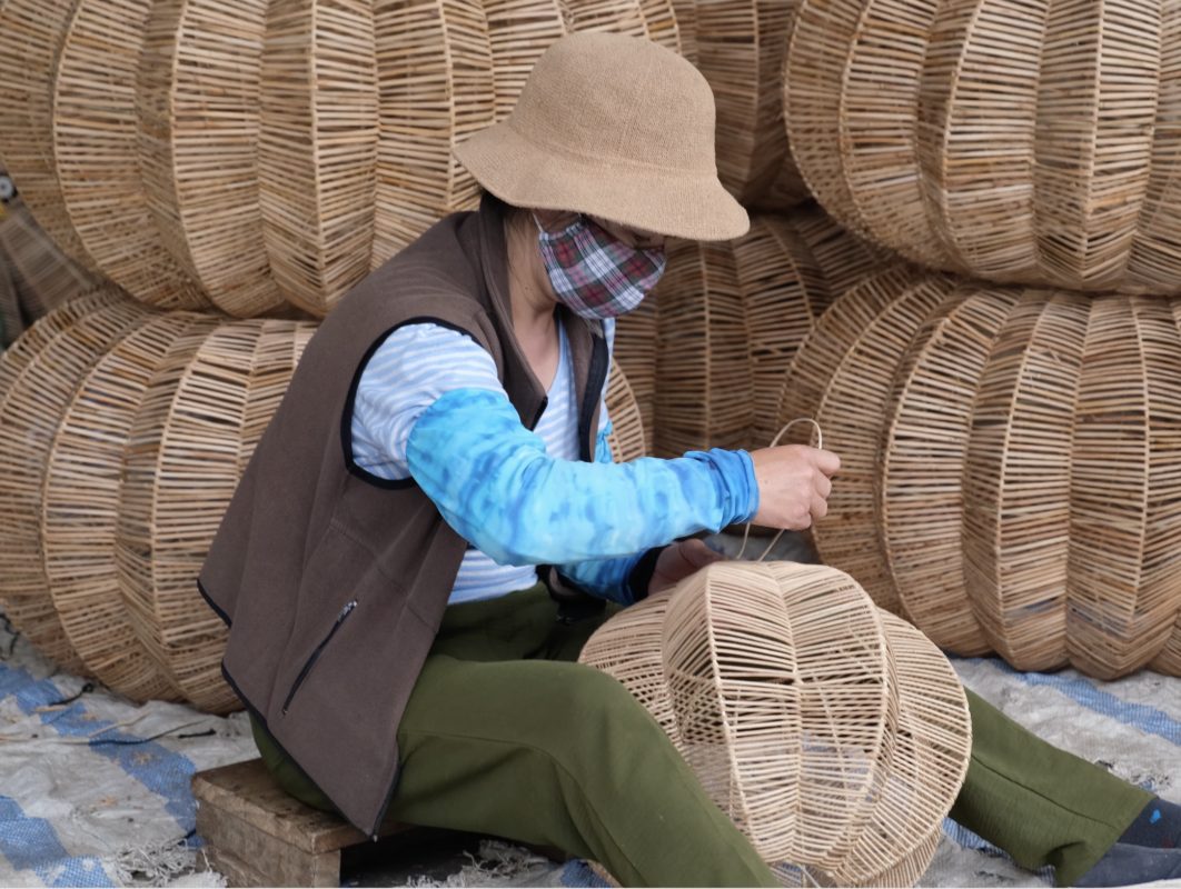 Vietnam rattan and bamboo factory – rattan pendant light and rattan furniture