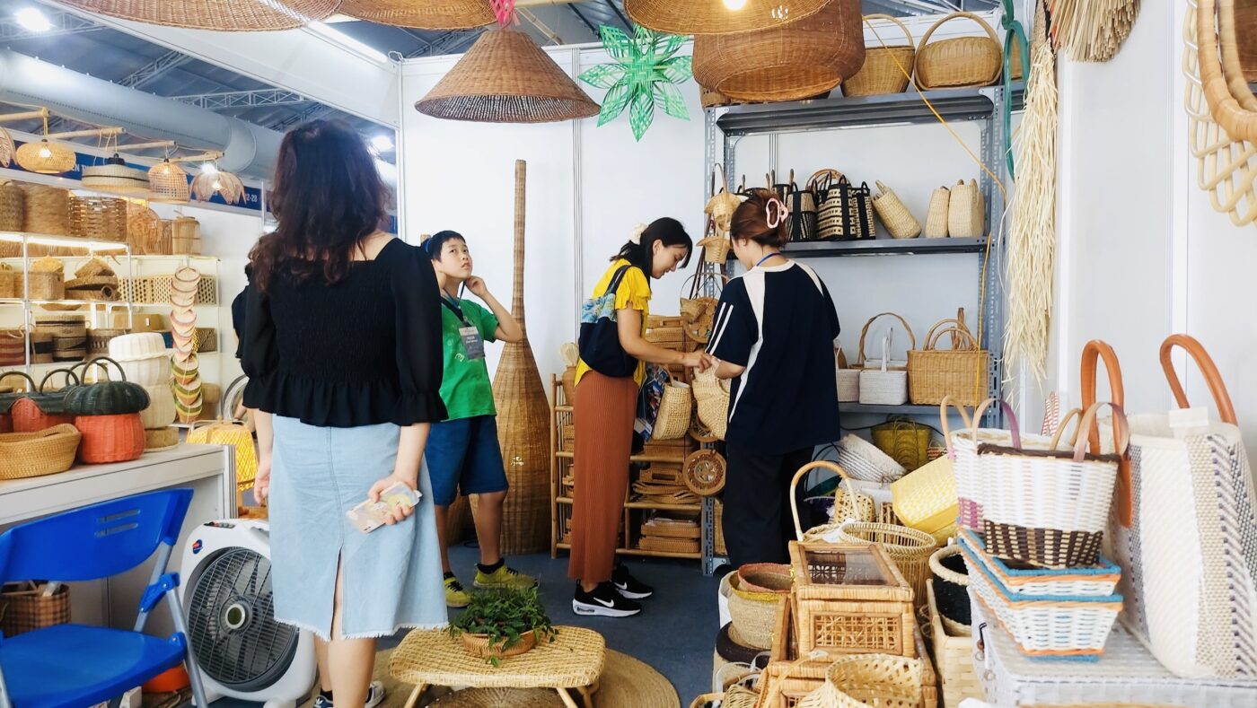 Vietnam rattan and bamboo factory – rattan pendant light and rattan furniture